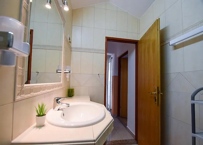 Guest house Jaklin Banjol