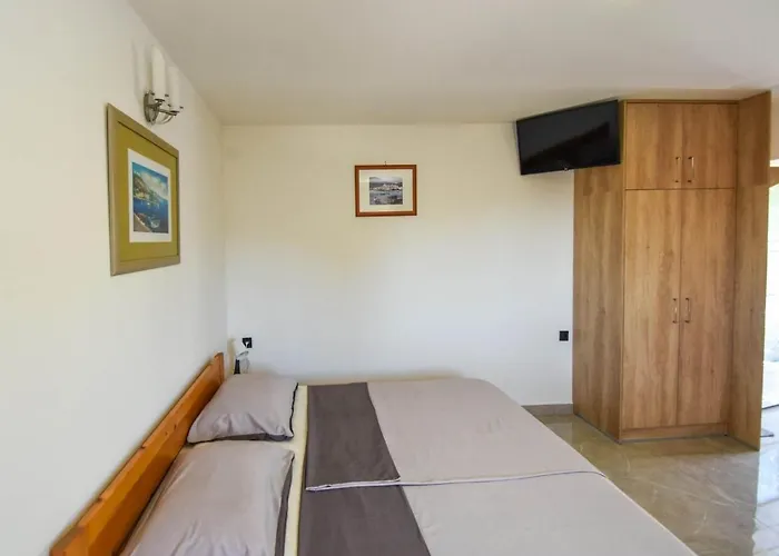 Guest house Jaklin 3*