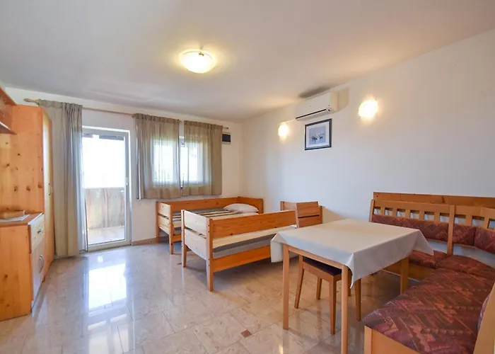 Guest house Jaklin Banjol